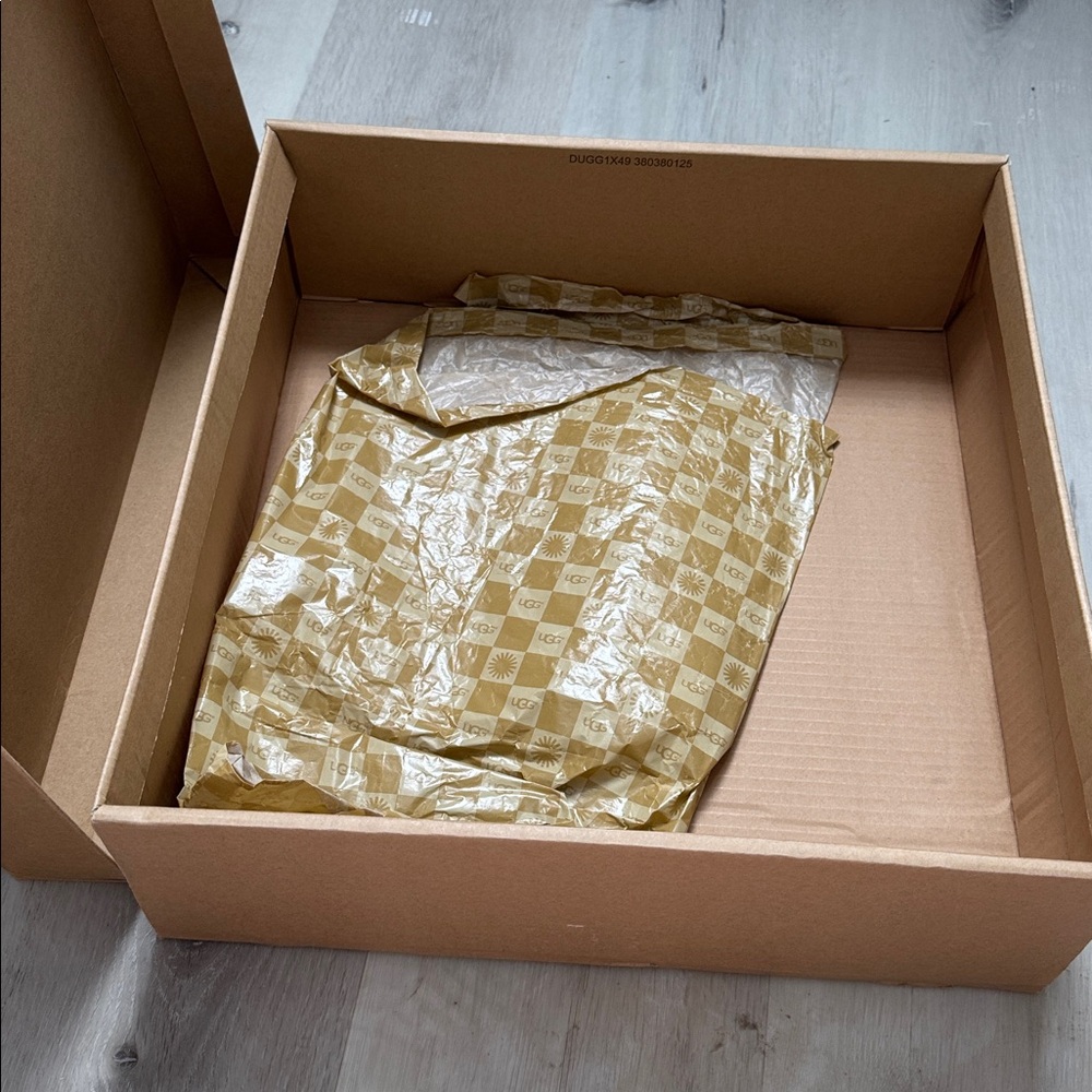 Ugg Snow Sunburst Boot Gift Shoe Box - Box Only - Picture 2 of 3